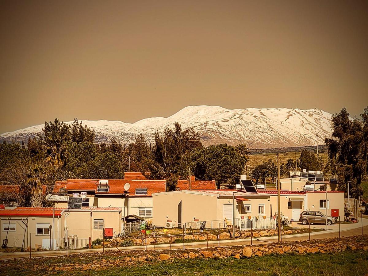 Luxury Caravan Truck In The Golan Heights Bruchim Qela' Alon Exterior photo